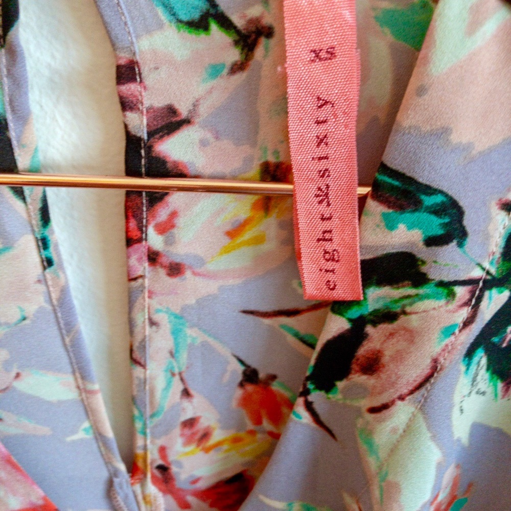 Eight Sixty Floral Mini Dress with pockets! In Lavendar, floral print ✨ - Picture 4 of 7